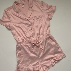 Victoria’s Secret Pink Button down Romper size medium